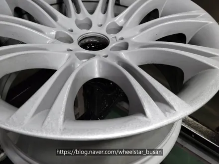 [[부산 휠도색][부산 휠수리]]BMW 520d F1019인치 블랙유광시공 휠복원 휠수리 휠도색비용_wheelstar / 부산 사상 학장동