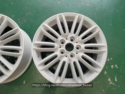 [블랙유광][부산 휠복원][부산 휠도색]BMW 미니쿠퍼 순정휠 17인치 블랙유광시공[부산휠도색 부산휠복원 부산휠수리비용]_wheelstar / 부산 사상 학장동