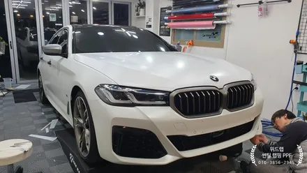 백색정장입고 달린다! BMW M550i 전체 무광 PPF + 블랙 PPF 시공 2탄(모터스킨 PPF)부산 경남 창원 명지 국제신도시 오션시티 신호동 다대포 용원 PPF 맛집 위드랩 / 부산 강서 신호동