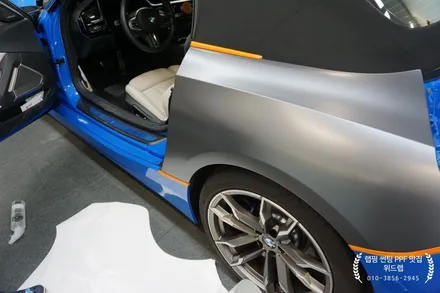 유색이 지겹다면? BMW Z4 전체 랩핑 시공(에이버리 사틴 다크 그레이) / 부산 강서구, 김해, 창원