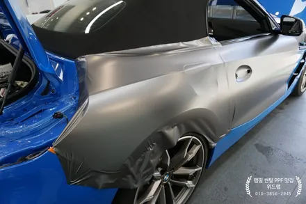 유색이 지겹다면? BMW Z4 전체 랩핑 시공(에이버리 사틴 다크 그레이) / 부산 강서구, 김해, 창원