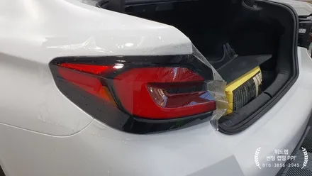 백색정장입고 달린다! BMW M550i 전체 무광 PPF + 블랙 PPF 시공 2탄(모터스킨 PPF)부산 경남 창원 명지 국제신도시 오션시티 신호동 다대포 용원 PPF 맛집 위드랩 / 부산 강서 신호동