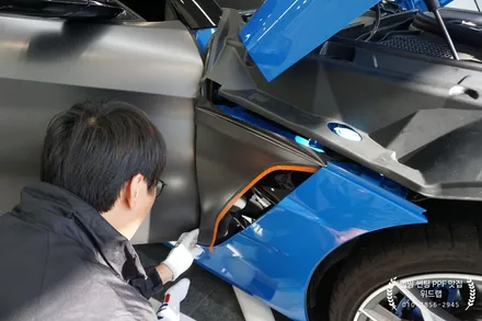 유색이 지겹다면? BMW Z4 전체 랩핑 시공(에이버리 사틴 다크 그레이) / 부산 강서구, 김해, 창원