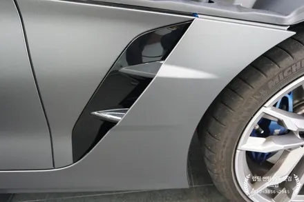 유색이 지겹다면? BMW Z4 전체 랩핑 시공(에이버리 사틴 다크 그레이) / 부산 강서구, 김해, 창원