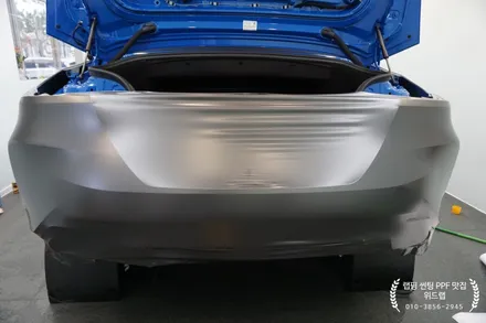 유색이 지겹다면? BMW Z4 전체 랩핑 시공(에이버리 사틴 다크 그레이) / 부산 강서구, 김해, 창원