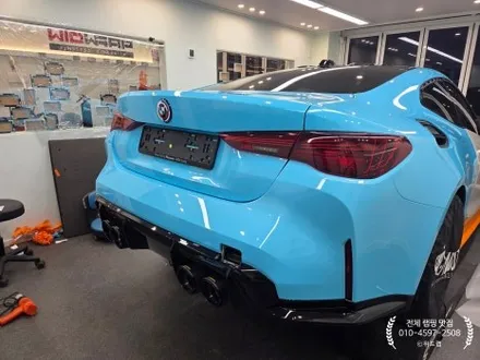 부산 전체 랩핑 전문 – BMW M4 타이니봇 글로스 베이비 블루 전체 랩핑 시공 / 부산 강서 신호동