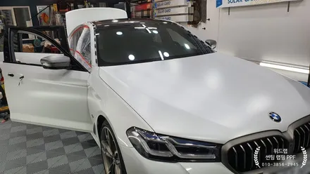 수트입은 운동선수! BMW M550i 무광 전체 PPF 시공 1탄(모터스킨 무광 PPF, 블랙 PPF) 부산 경남 명지 오션시티 국제신도시 다대포 용원 PPF 랩핑 맛집 위드랩 / 부산 강서 신호동
