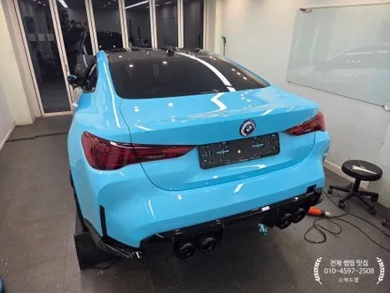 부산 전체 랩핑 전문 – BMW M4 타이니봇 글로스 베이비 블루 전체 랩핑 시공 / 부산 강서 신호동