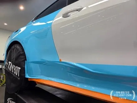 부산 전체 랩핑 전문 – BMW M4 타이니봇 글로스 베이비 블루 전체 랩핑 시공 / 부산 강서 신호동