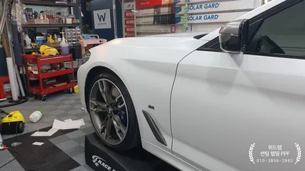 백색정장입고 달린다! BMW M550i 전체 무광 PPF + 블랙 PPF 시공 2탄(모터스킨 PPF)부산 경남 창원 명지 국제신도시 오션시티 신호동 다대포 용원 PPF 맛집 위드랩 / 부산 강서 신호동