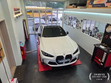 부산 전체 랩핑 전문 – BMW M4 타이니봇 글로스 베이비 블루 전체 랩핑 시공 / 부산 강서 신호동