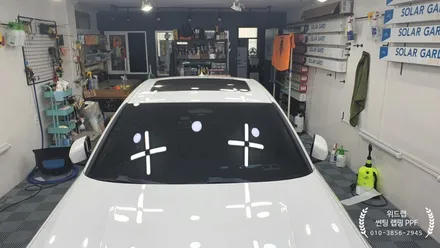 블랙 앤 화이트는 진리! BMW G20 320i 루프스킨, 그릴 랩핑(3M 2080 유광 블랙)부산 경남 사하구 하단 신평 녹산 장림 국제신도시 랩핑 썬팅 PPF 맛집 위드랩 / 부산 강서 신호동