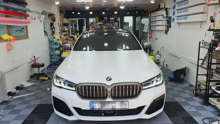 백색정장입고 달린다! BMW M550i 전체 무광 PPF + 블랙 PPF 시공 2탄(모터스킨 PPF)부산 경남 창원 명지 국제신도시 오션시티 신호동 다대포 용원 PPF 맛집 위드랩 / 부산 강서 신호동