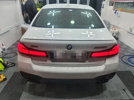 백색정장입고 달린다! BMW M550i 전체 무광 PPF + 블랙 PPF 시공 2탄(모터스킨 PPF)부산 경남 창원 명지 국제신도시 오션시티 신호동 다대포 용원 PPF 맛집 위드랩 / 부산 강서 신호동