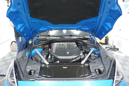 유색이 지겹다면? BMW Z4 전체 랩핑 시공(에이버리 사틴 다크 그레이) / 부산 강서구, 김해, 창원