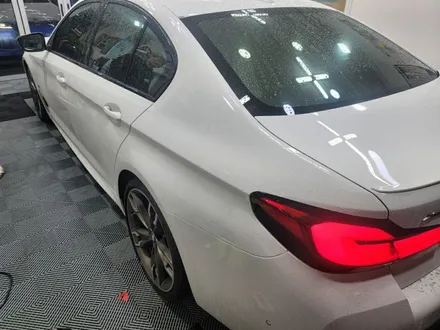 백색정장입고 달린다! BMW M550i 전체 무광 PPF + 블랙 PPF 시공 2탄(모터스킨 PPF)부산 경남 창원 명지 국제신도시 오션시티 신호동 다대포 용원 PPF 맛집 위드랩 / 부산 강서 신호동