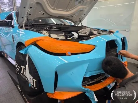 부산 전체 랩핑 전문 – BMW M4 타이니봇 글로스 베이비 블루 전체 랩핑 시공 / 부산 강서 신호동