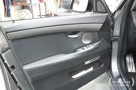BMW5GT 차량 정붙이기! 외부크롬죽이기+홀로그램 PPF+실내 랩핑(매트릭스 블랙) 부산 경남 창원 명지 오션시티 장유 율하 진해 용원 PPF 랩핑 맛집 위드랩 / 부산 강서구, 김해, 창원