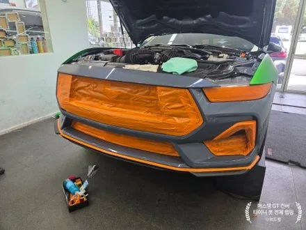 창원 전체랩핑 │ 신형 머스탱 GT 5.0 컨버터블 사틴 크롬 에메랄드 그린 / 부산 강서 신호동