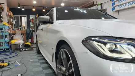 백색정장입고 달린다! BMW M550i 전체 무광 PPF + 블랙 PPF 시공 2탄(모터스킨 PPF)부산 경남 창원 명지 국제신도시 오션시티 신호동 다대포 용원 PPF 맛집 위드랩 / 부산 강서 신호동