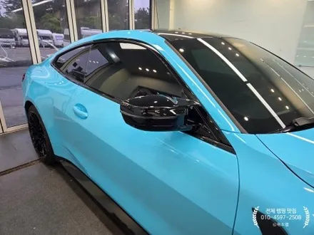 부산 전체 랩핑 전문 – BMW M4 타이니봇 글로스 베이비 블루 전체 랩핑 시공 / 부산 강서 신호동