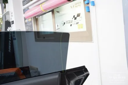 테슬라 모델 3 신차 패키지 루프글라스 썬팅 실내 우드 블랙 랩핑 (부산 강서구 명지 국제신도시 오션시티 신호동 녹산​)썬팅 랩핑 PPF 맛집 위드랩 / 부산 강서구, 김해, 창원
