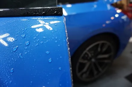 유색이 지겹다면? BMW Z4 전체 랩핑 시공(에이버리 사틴 다크 그레이) / 부산 강서구, 김해, 창원