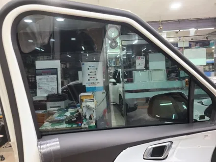 카니발 신형 노블레스 KA4 스노우 화이트펄 새들브라운 썬팅할인 가성비썬팅  강북 미아 노원 창동 쌍문 수유 도봉 skc 레인보우 솔라가드썬팅점 / 서울 강북구 수유동