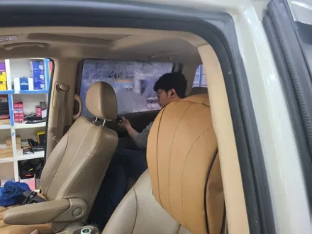 그랜드 카니발 레인보우 v90 썬팅할인 중고차재썬팅 수입차썬팅 강북 미아 도봉 노원 의정부 창동 쌍문 인수 우이 썬팅전문샵 네비매립 / 서울 강북구 수유동