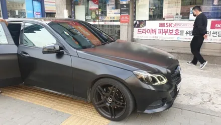 벤츠e클래스 재썬팅 레인보우 v90 썬팅할인이벤트 ppf 네비매립 수유 미아 강북 창동 쌍문 노원 자동차튜닝샵 / 서울 강북구 수유동