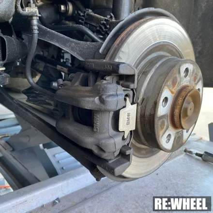 [리휠][창원휠도색] BMW 325d 순정휠 블랙 유광 휠도색 및 레드 캘리퍼도색 / 진주, 창원, 순천