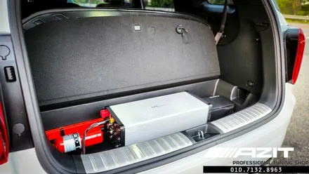 현대 팰리세이드에 GSP 캠핑용 올인원 파워뱅크가 장착되었습니다. 차박 캠핑시 언제 어디서나 편리하게 가정용 220V 전기제품 사용이 가능한 인버터가 내장된 제품입니다. / 용인시 기흥구