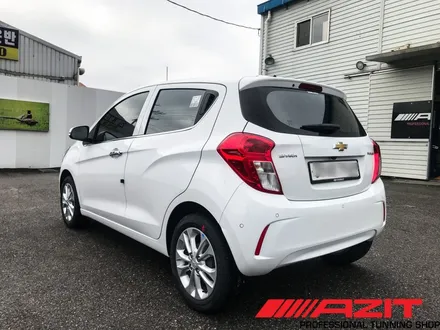 쉐보레 스파크 2020 건그레이 색상 신차패키지 안내. 솔라가드 새턴 썬팅,LX2000블랙박스,순정 바디킷,스포일러,실내등LED 장착 튜닝. 용인 아지트. / 용인시 기흥구