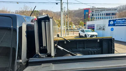쉐보레 콜로라도 적재함 튜닝은 한미 4단 폴딩커버 (렉스커버)로 완성해 보세요. 콜로라도 전문 튜닝샵 용인아지트 입니다. / 용인, 광교, 성남, 판교