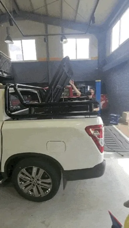 쌍용 렉스턴 스포츠 칸  레트로 적재함 커버는 캠핑카로 활용시 커버위에도 짐을 적재할 수 있습니다. 방수율 99.5%에 도전합니다. 용인 아지트. / 용인시 기흥구