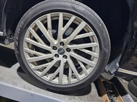 대전 세종 청주 휠복원 휠도색 아우디 A8 L 55TFSI 모델 블랙폴리쉬 다이아몬드 컷팅 휠 도색 / 대전, 신탄진, 세종