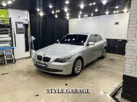 일산 BMW E60 528i 샴페인골드 퓨어화이트 전체랩핑 크롬죽이기 휠 랩핑 시공기 / 양천구 신정동