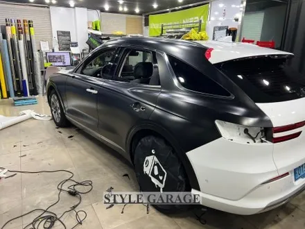 김포 제네시스 GV70 전기차 전체랩핑 시공 고광택 사틴블랙 컬러 체인지의 효과 / 양천구 신정동