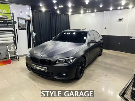 BMW 520d 매트블랙 전체랩핑 풀랩핑 휠도색 매력적인 컬러체인지 / 양천구 신정동