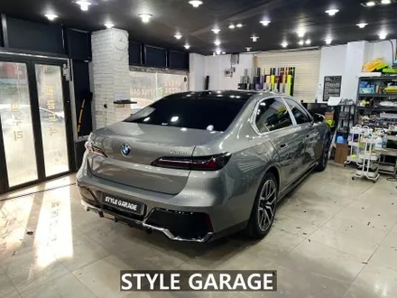 BMW 740d 투톤랩핑 투톤컬러PPF 피아노블랙 옥사이드그레이 조합 컬러변경부터 차량 보호까지 / 양천구 신정동