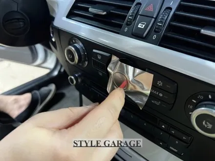 일산 BMW E60 528i 샴페인골드 퓨어화이트 전체랩핑 크롬죽이기 휠 랩핑 시공기 / 양천구 신정동
