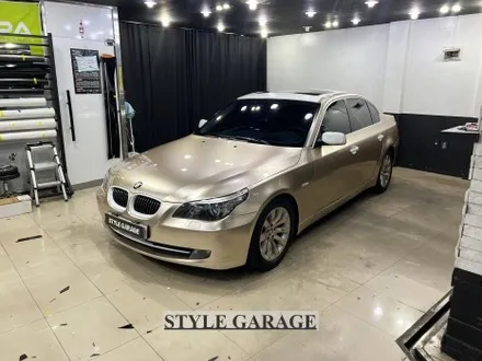 일산 BMW E60 528i 샴페인골드 퓨어화이트 전체랩핑 크롬죽이기 휠 랩핑 시공기 / 양천구 신정동