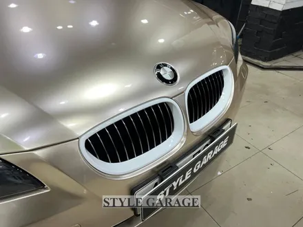 일산 BMW E60 528i 샴페인골드 퓨어화이트 전체랩핑 크롬죽이기 휠 랩핑 시공기 / 양천구 신정동