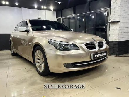 일산 BMW E60 528i 샴페인골드 퓨어화이트 전체랩핑 크롬죽이기 휠 랩핑 시공기 / 양천구 신정동