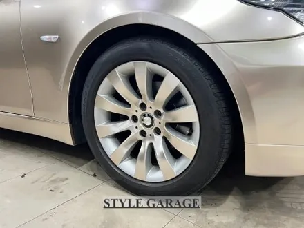 일산 BMW E60 528i 샴페인골드 퓨어화이트 전체랩핑 크롬죽이기 휠 랩핑 시공기 / 양천구 신정동