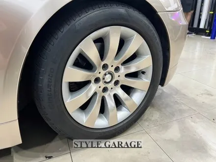 일산 BMW E60 528i 샴페인골드 퓨어화이트 전체랩핑 크롬죽이기 휠 랩핑 시공기 / 양천구 신정동