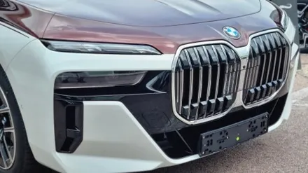 BMW 7시리즈 화이트 & 메탈릭 로즈, 대형 세단에 어울리는 극강의 투톤 랩핑 시공기 / 고양,일산,김포