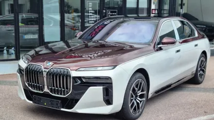BMW 7시리즈 화이트 & 메탈릭 로즈, 대형 세단에 어울리는 극강의 투톤 랩핑 시공기 / 고양,일산,김포