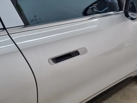 BMW 7시리즈 화이트 & 메탈릭 로즈, 대형 세단에 어울리는 극강의 투톤 랩핑 시공기 / 고양,일산,김포
