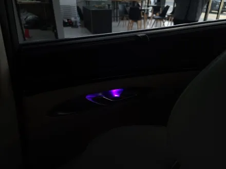 제네시스 gv70순정엠비언트 연동(도어캐치,풋등)시공 / 강서구 대저1동